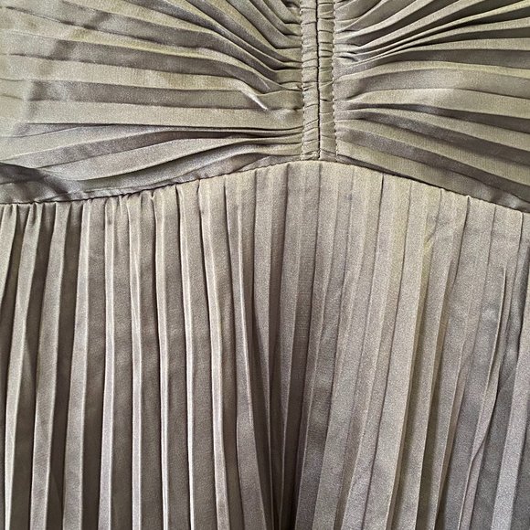 Banana Republic Pleated Cross-back Cami, Dusty Amethyst size M - Picture 4 of 7